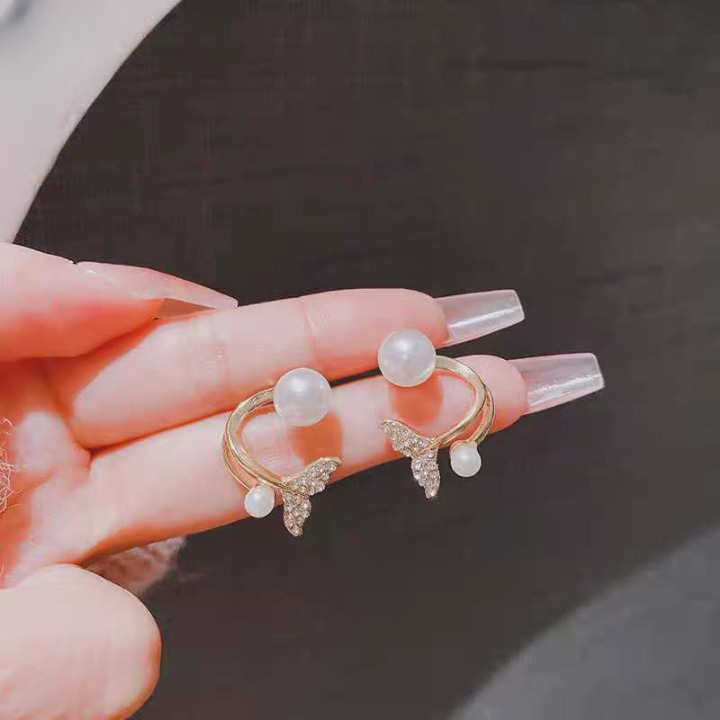 Korean Golden Fishtail Fashion Stud Earrings For Women Jewelry Trendy Simulated Pearl Butterfly Earrings Piercing (Golden)